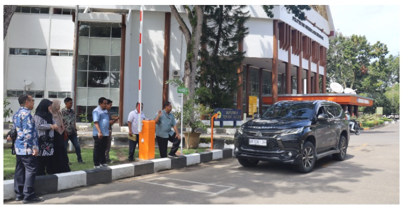 Dosen PNL Buat Sistem Parkir Otomatis Berbasis RFID di Lingkungan Kampus